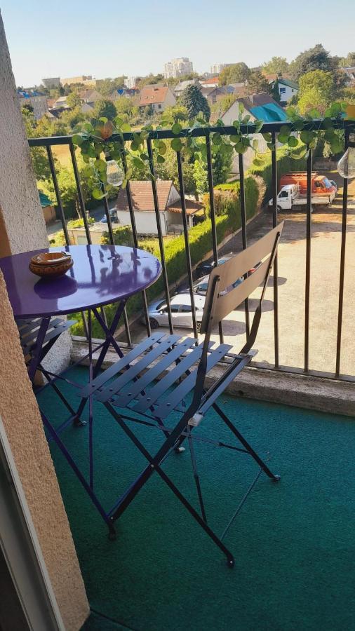 Chateauroux : Bel Appartement Avec Balcon Exterior photo