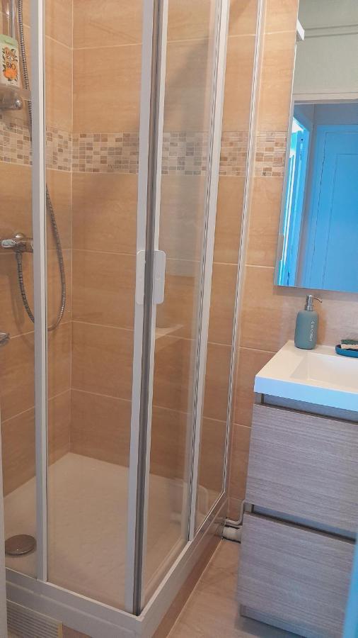 Chateauroux : Bel Appartement Avec Balcon Exterior photo